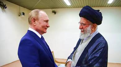 الرئيس الروسي، فلاديمير يوتين، والمرشد الإيراني، علي خامنئي